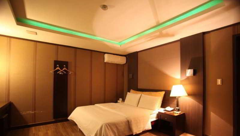 Hotel Noblesse, Yeoksam Seoul Bagian luar foto