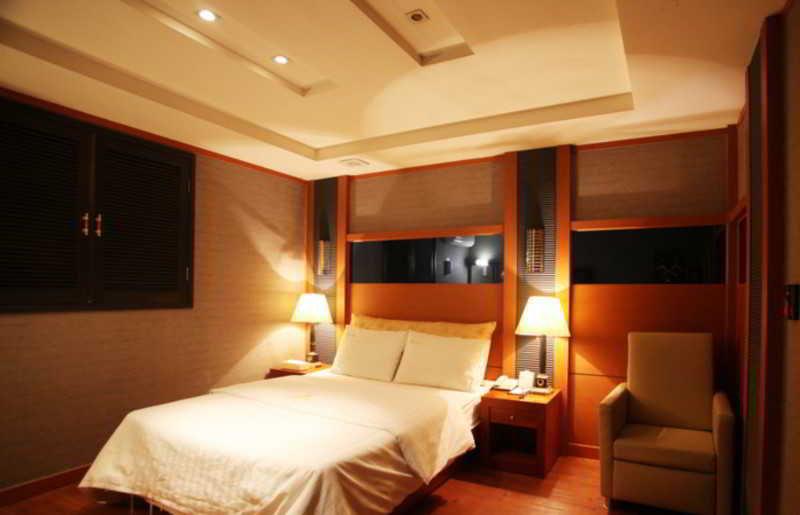 Hotel Noblesse, Yeoksam Seoul Bagian luar foto