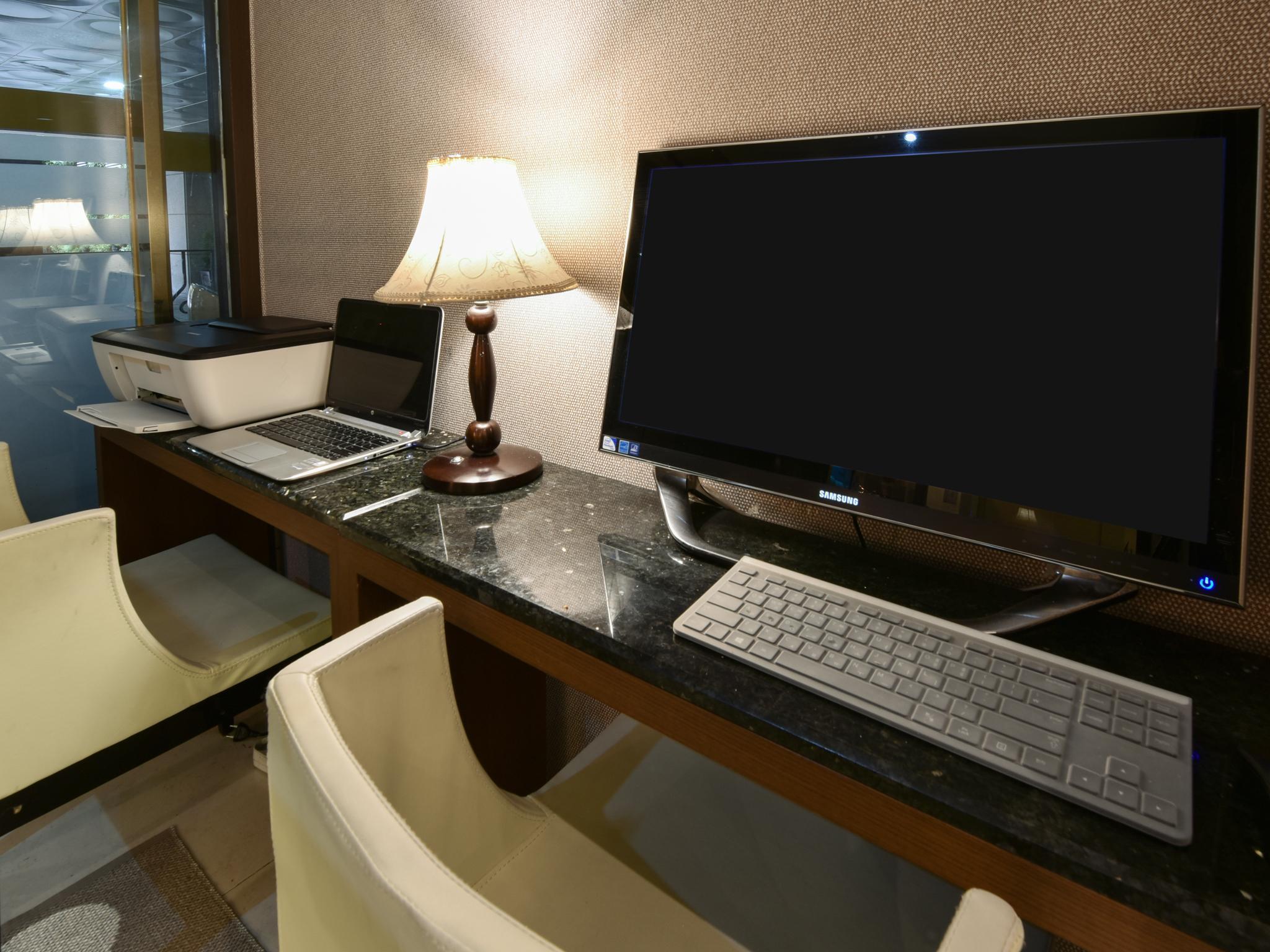 Hotel Noblesse, Yeoksam Seoul Bagian luar foto