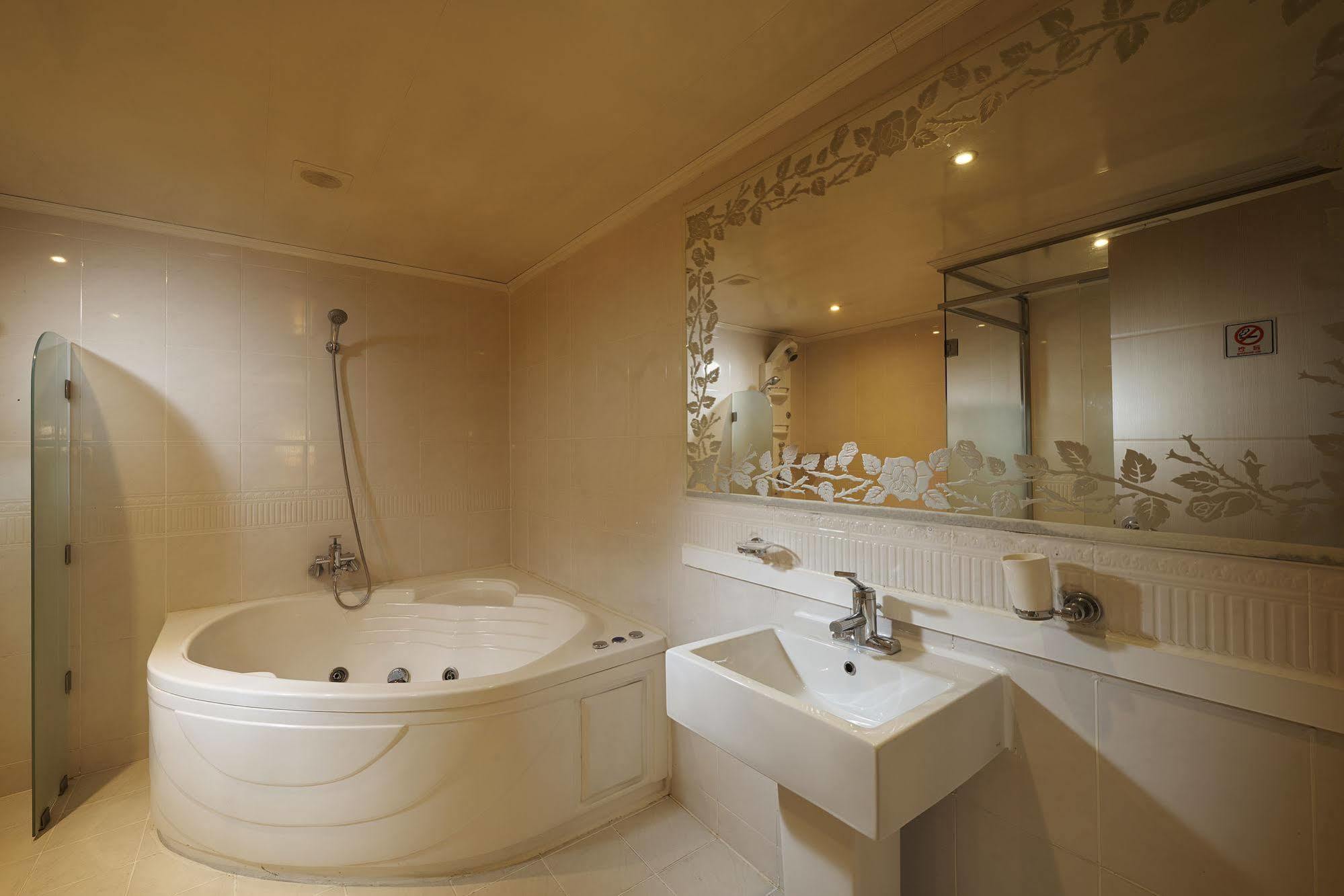 Hotel Noblesse, Yeoksam Seoul Bagian luar foto