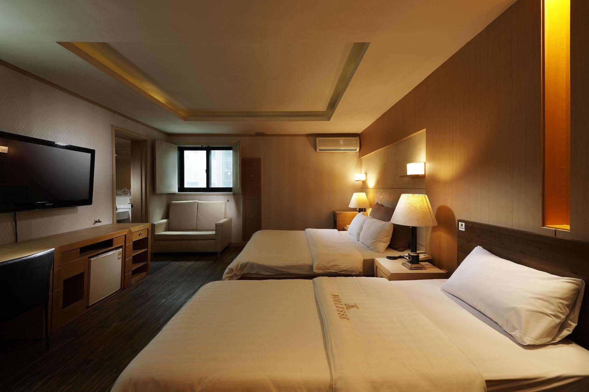 Hotel Noblesse, Yeoksam Seoul Bagian luar foto