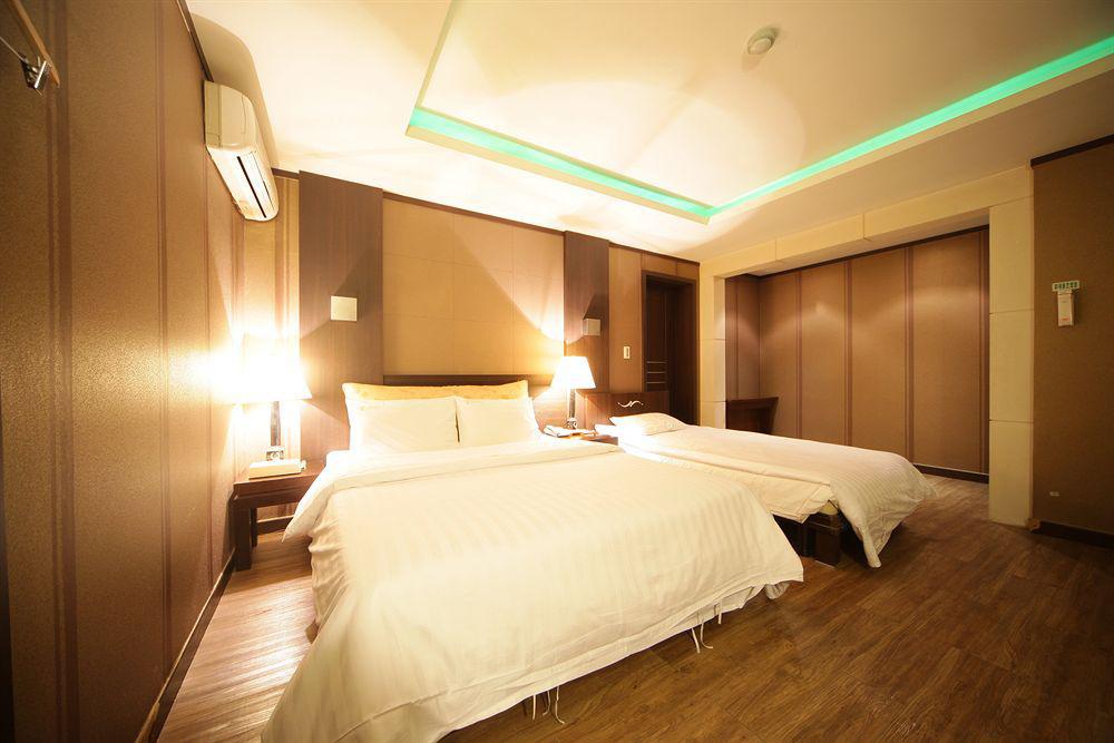 Hotel Noblesse, Yeoksam Seoul Bagian luar foto